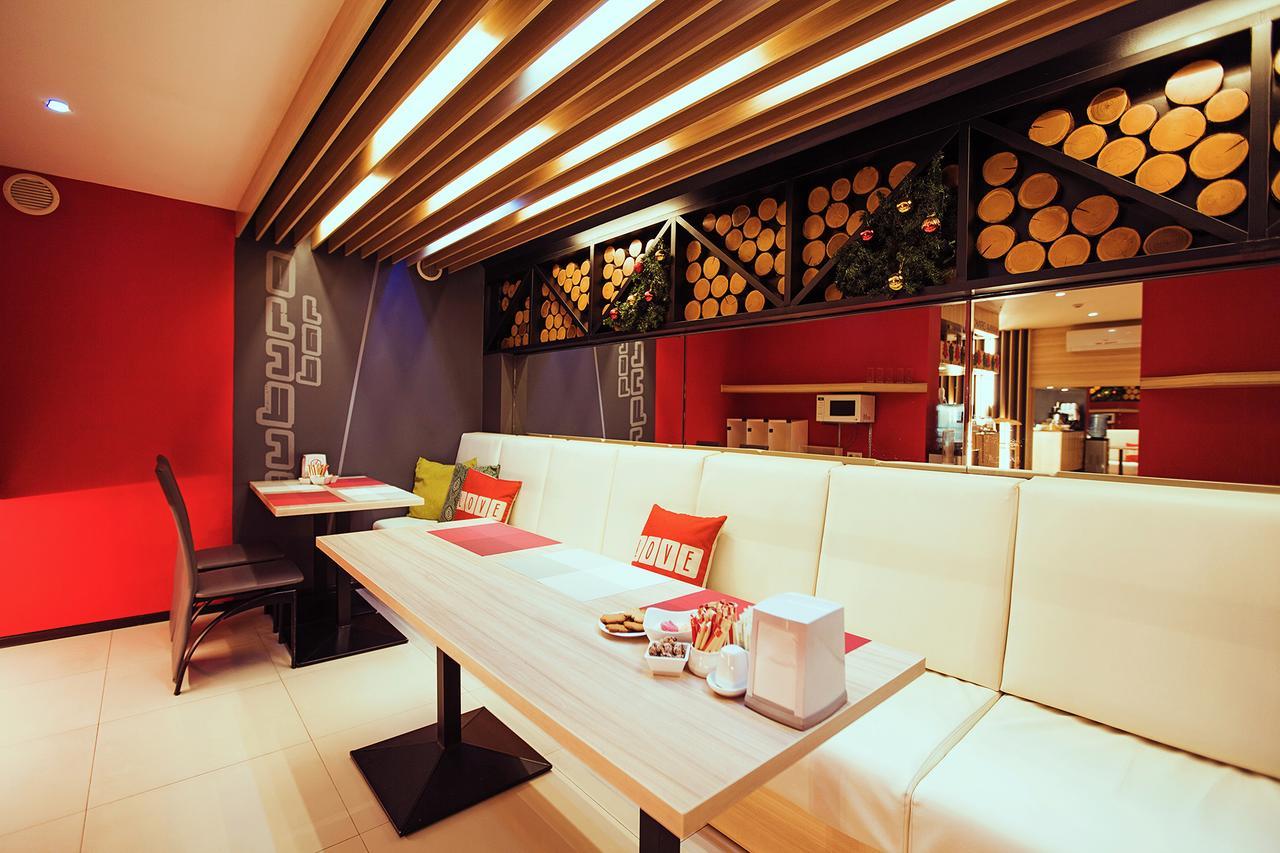 Futuro Hotel Bishkek Exterior photo