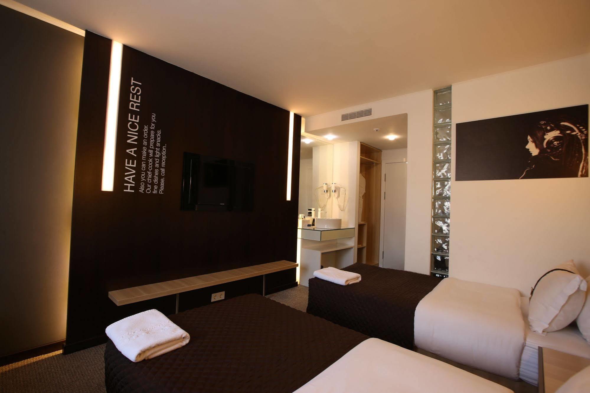 Futuro Hotel Bishkek Exterior photo